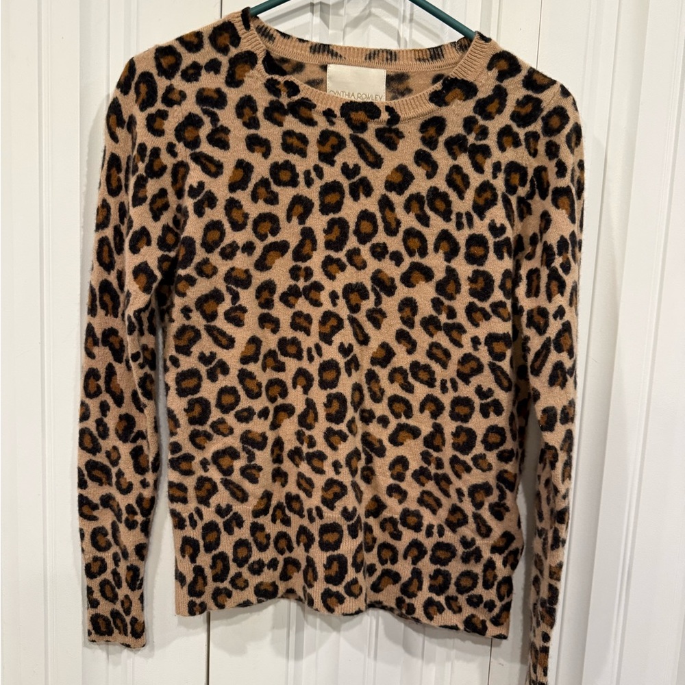 Chic Leopard Print Knit‎ Top 2 ply cashmere Size Small